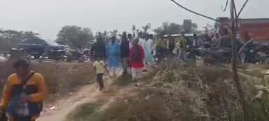 केराकत: लहंगपुर गांव के पास वाराणसी-लखनऊ राष्ट्रीय राजमार्ग के किनारे उत्तराकाशी ट्रस्ट, ट्रक ओनर एण्ड सप्लायर्स एसोसिएशन कार्या