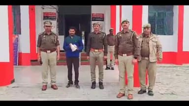 मऊरानीपुर: सिजारी बुजुर्ग में स्थित मंदिर से घंटा चोरी व दान पत्र से पैसे चोरी करने के आरोपी को पुलिस ने पकड़ा, चोरी का माल बरामद