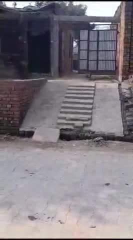 जलेसर: मकसूदपुर में बीज गोदाम की सरकारी भूमि पर अवैध कब्जा को लेकर की गई शिकायत पर एसडीएम ने दिए खाली करने के निर्देश।