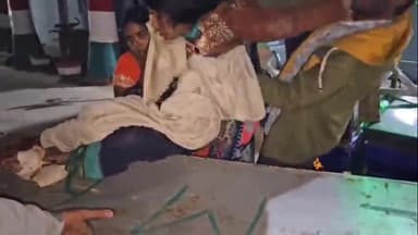 बिहार: डोइया गांव में दीवार गिरने से मां और बेटा जख्मी, इलाज के लिये लाया गया सदर अस्पताल