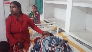 झाझा: बलियाडीह गांव में स्कूल में दवा खाने से बाद पांच बच्चों की बिगड़ी तबीयत ,रेफरल अस्पताल झाझा में हुआ इलाज