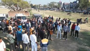 बिहार के कई जिलेके बेरोजगार युवकों ने बैठक किया,मुख्य अतिथि के रूपमे पहुंचे,आशुतोष सिंह अधिवक्ता,समाजसेवी को स्वागत करते