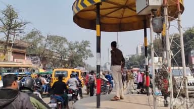 सासाराम: यातायात पुलिस ने पोस्ट ऑफिस चौक पर चलाया वाहन चेकिंग अभियान वसूला,₹55000 हजार जुर्माना