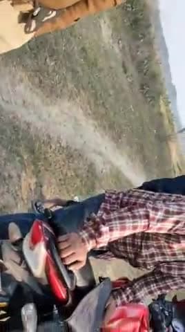 Lakharav bag ke samip do daru tasalr baik chod hu pharar