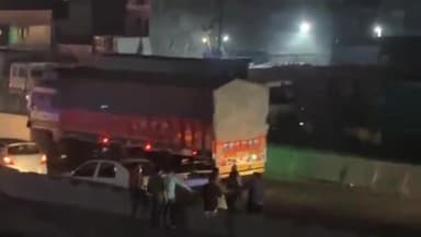 कानपुर: जाजमऊ में दबंगों ने बीच सड़क होटल संचालक को पीटकर लूटा,वीडियो वायरल