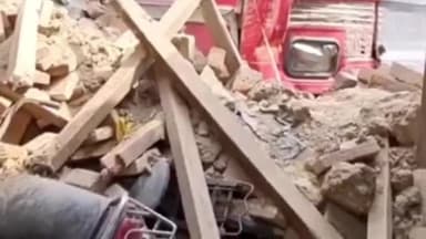 करनाल: अमृतपुर कला में घर के अंदर ट्रक घुसने से घर का हुआ भारी नुकसान।