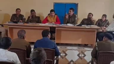 डेहरी: प्रखंड कार्यालय सभागार में लोकसभा चुनाव के मद्देनजर अहम बैठक, थानाध्यक्ष व सेक्टर  पदाधिकारी सहित कर्मी हुए शामिल