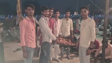 रसूलाबाद: रहीम नगर में श्रीमद् भागवत कथा की समापन के बाद विशाल भंडारी का हुआ आयोजन परी संख्या में पहुंची भक्तों ने चखा प्रसाद