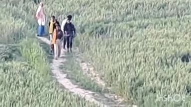 मुंगेर: चौखंडी में मिनी गन फैक्ट्री का उद्भेदन कर हथियार बनाते 3 लोग हुए गिरफ्तार, अर्द्धनिर्मित हथियार व उपकरण भी किए बरामद