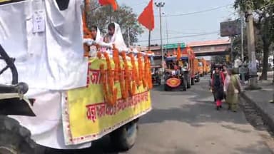 करनाल: आर्य समाज मंदिर सेक्टर 6 से स्वामी दयानंद सरस्वती जन्मोत्सव के उपलक्ष में निकाली गई शोभायात्रा