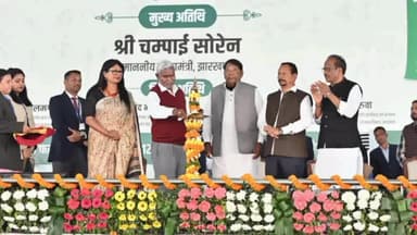 कांके: रांची के मोरहाबादी मैदान में मुख्यमंत्री ग्राम गाड़ी योजना और अबुआ आवास योजना का सीएम ने किया शुभारंभ