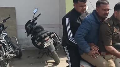 अमरोहा: गजरौला में नशेड़ी सिपाही ने युवती से छेड़छाड़ के मामले में एसपी कुंवर अनुपम सिंह ने तत्काल प्रभाव से किया सस्पेंड