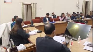 गोंडा: कलेक्ट्रेट सभागार में DM की अध्यक्षता में किसान दिवस का हुआ आयोजन,समस्याओं को सुनकर मातहतों का दिया निस्तारण का निर्देश