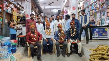 लटेरी: योगेश पंथी को लटेरी में श्रमजीवी पत्रकार संघ का अध्यक्ष चुने जाने पर पंथी समाज ने एक निजी स्थान पर किया स्वागत