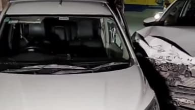 करनाल: सदर बाजार चौक के पास  रात को दो गाड़ियों में हुई जबरदस्त टक्कर पुलिस पहुंची मौके पर । बड़ा हादसा होते-होते टला।