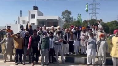 पंचकूला: जलौली टोल प्लाजा पर किसानों ने दो घंटे के लिए किया रोड जाम, सरपंच संगठन रायपुर रानी ने दिया किसानों को समर्थन