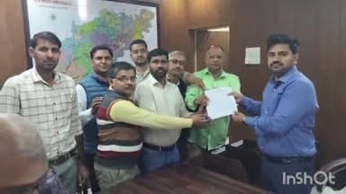 धौलपुर: जिला कलेक्ट व जिला परिषद कार्यालय पर ग्राम विकास अधिकारियों ने मुख्यमंत्री के नाम सौंपा ज्ञापन