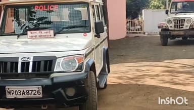 गुना: मालपुर रोड पर साई सिटी कॉलोनी में जुआ खेल रहे 3 लोगों को कैंट थाना पुलिस ने पकड़ा, ₹830 नगदी और ताश की गड्डी की जब्त