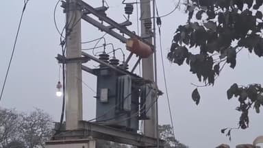 गौनहा: गौनाहा प्रखंड के लक्षनौता पंचायत के विभिन्न गांवों मे अवैध तरीके से बिजली उपयोग करने के मामले मे आठ लोगो पर केस दर्ज