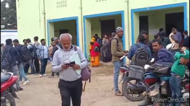 कहरा: उच्च माध्यमिक विद्यालय में योगदान करने के लिए DEO कार्यालय में इस्तीफा देने प्राथमिक विद्यालय के शिक्षकों की जुटी भीड़,