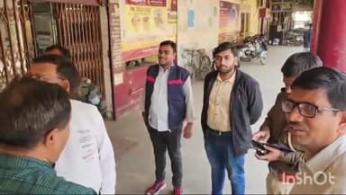 चास: बोकारो के सेक्टर 4 के सिटी सेंटर में पैसे निकाल कर लौट रहे पत्रकार से अपराधियों ने की पैसे लूटने की कोशिश