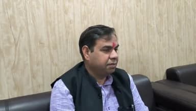 करनाल: राजनीति में उपेक्षा को लेकर 17 मार्च को किया जाएगा  सम्मेलन ब्राह्मण धर्मशाला मैं ब्राह्मण खाप के प्रधान ने बताया