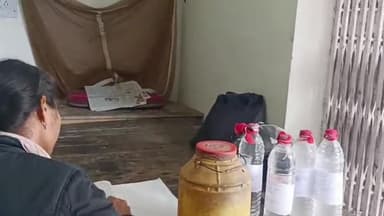 टनकुप्पा: थाना क्षेत्र के खरौना गांव से एक महिला शराब कारोबारी पकड़ी गई, FIR दर्ज।