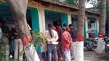 सोनपुर: लोकसभा चुनाव को लेकर सोनपुर और नायगांव पुलिस ने लाइसेंसी हथियार रखने वाले लोगो के हथियार को थाना में कराया भौतिक सत्यापन