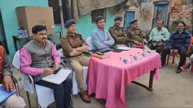 डेहरी: नगर थाने परिसर में SDM - ASP ने की शबे बारात को लेकर की शांति समिति की बैठक , दिए कई अहम निर्देश