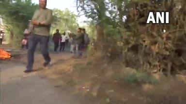 #पश्चिम बंगाल: संदेशखाली के बेमोजुर ग्राम पंचायत क्षेत्र में लोगों ने विरोध प्रदर्शन किया।