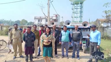 शिवहर: जमाबंदी को आधार कार्ड से लिंक करने को लेकर अंचल कार्यालय में सीओ अनामिका कुमारी ने जागरूकता वाहन को किया रवाना