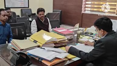 रातू: उपायुक्त सह अध्यक्ष जिला स्तरीय गठित साईकिल वितरण अनुमोदन एवं अनुश्रवण समिति, राहुल कुमार सिन्हा की अध्यक्षता में बैठक