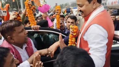 उदवंत नगर: जीरो माइल के समीप यूपी के उपमुख्यमंत्री का बीजेपी कार्यकर्ताओं ने फूल मालाओं के साथ भव्य तरीके से स्वागत किया