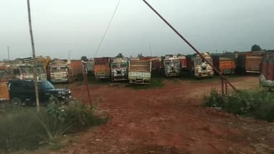 कोईलवर: झलकू नगर के पास कोईलवर थाना और खनन विभाग की संयुक्त छापेमारी में 21 ओवरलोड बालू लदे  वाहन जप्त