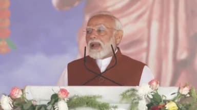 पीएम बीएचयू के स्वतंत्रता भवन में संसद संस्कृत प्रतियोगिता के टापर्स को सर्टिफिकेट दिया, भोजपुरी में किया प्रणाम