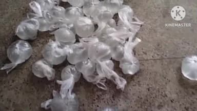 बेलहर: लालू नगर नहर मार्ग पर 28 लीटर महुआ शराब के साथ बाइक और मोबाइल पुलिस ने किया जब्त शराब तस्कर फरार।