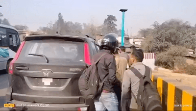 सिंगरौली: दुधिचुआ रेलवे पुल के समीप एक स्कॉर्पियो वाहन और बाइक में हुई सीधी टक्कर, बाइक चालक हुआ घायल