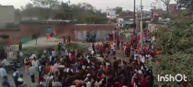 एटा: तेज रफ्तार दूध की कैंटर ने सड़क किनारे खड़ी महिला को कुचला महिला की दर्दनाक मौत PS देहात क्षेत्र गांव कुसाड़ी का मामला