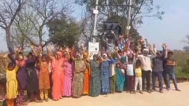 करहल: नगला बिका में 9 महीने से ट्रांसफार्मर खराब होने पर नहीं बदल गया ट्रांसफार्मर विद्युत कर्मी पर रुपए लेने का लगाया आरोप