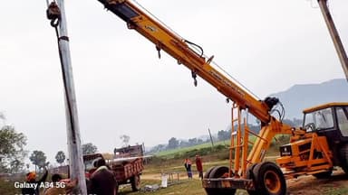 सतगावां: जिला परिषद् सदस्य नीतू कुमारी के अथक प्रयास से प्रखंड के कई इलाकों में लगाया गया हाई मास्क स्ट्रीट लाइट