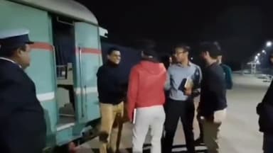 मुंगेर: मुंगेर स्टेशन का PM मोदी रखेंगे आधारशिला, देर रात मालदा DRM विकास चौबे ने लिया जायजा