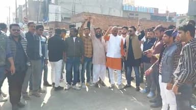 मैनपुरी: मैनपुरी में RSS के निमंत्रण पर करणी सेना युवा सम्मेलन में हुई शामिल, करणी सेना की ओर से शहर में निकाला गया रोड शो