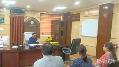 मांडू: पीएम कुसुम योजना के तहत उपायुकत ने अपने कार्यालय में जिला स्तरीय चयन समिति की बैठक की