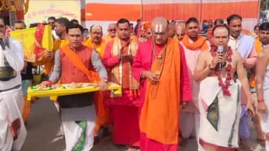 सोनपुर: सोनपुर मेले में आरणी मंथन से आरंभ हुआ 9 दिवसीय श्री हरिहरात्मक महायज्ञ, हज़ारों श्रद्धालुओं ने यज्ञ मंडप में की परिक्रमा