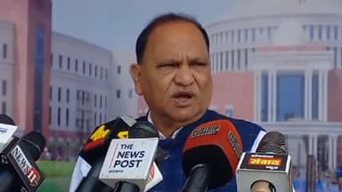 कांके: झारखंड विधानसभा के बहार बीजेपी विधायक सीपी सिंह ने कांग्रेस सांसद गीता कोड़ा का बीजेपी में आने का किया स्वागत