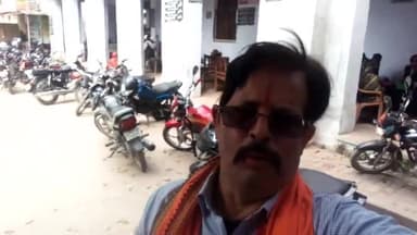 सिंधौली,रधौली के सियाराम का आरोप है कि दसहजार रुपए ना देने पर सिगरेटरी ने इनकी बेटी के सामुदायिक विवाह फार्म निरस्त किया