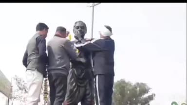 विदिशा नगर: क्रांतिकारी पंडित चंद्रशेखर आजाद जी की पुण्य तिथि पर मिर्जापुर बाईपास स्थित उनकी प्रतिमा पर किया माल्यार्पण