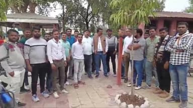 बीना: BPCL रिफ़ायनरी ने फैक्ट्रियों को फ्लाई ऐश की सप्लाई की बंद, प्रदेश भर से आए व्यापारियों ने नायब तहसीलदार को सौंपा ज्ञापन