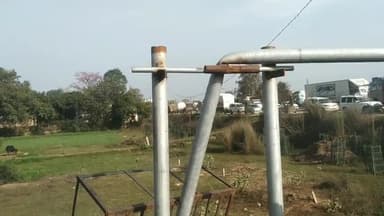 कोईलवर: मनभावन होटल मोड पर बालू के अवैध खनन और परिवहन पर नियंत्रण हेतु लगा बैरीयर कार्य शुरू होने से पहले हुआ ध्वस्त