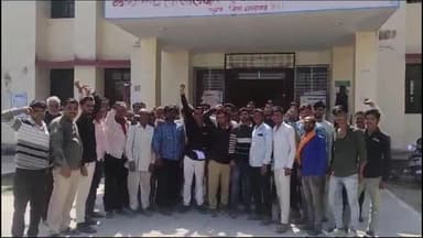 सुनेल: विभिन्न समस्याओं के समाधान की मांग को लेकर ग्रामीणों ने प्रदर्शन कर सुनेल में तहसीलदार को सोंपा ज्ञापन